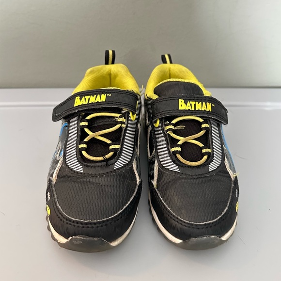 Toddler light-up Batman Sneakers - Picture 2 of 7